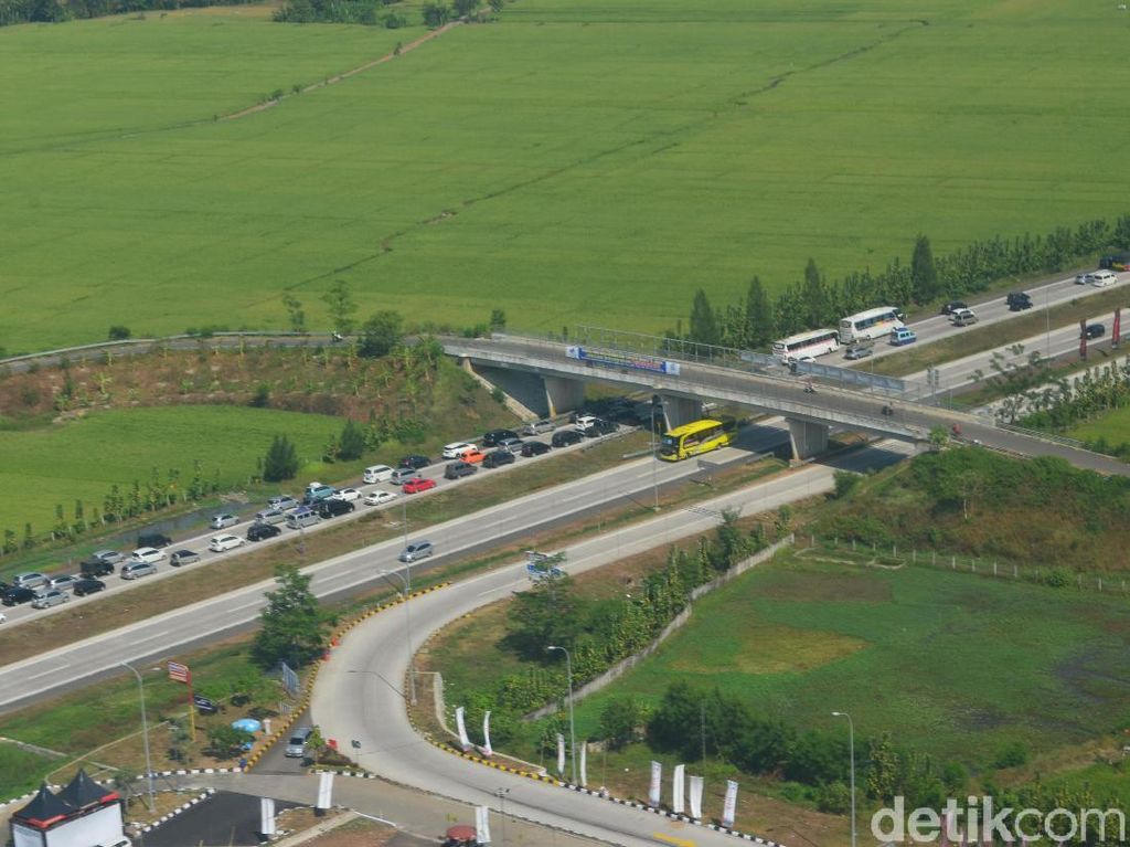 Desa-Kota dalam Peradaban Jawa Desa-Kota dalam Peradaban Jawa