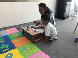 Sediakan Tempat Bermain Anak, Posko Wuling Puncak Jadi Favorit