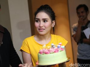 Film Barunya Dinyinyirin Netizen, Ayu Ting Ting: Hal yang Biasa