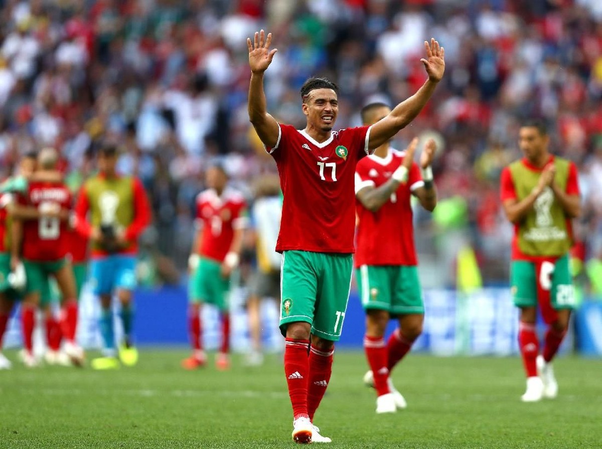Timnas Maroko memberi applause ke pendukungnya usai kalah 0-1 dari Portugal di laga kedua Grup B Piala Dunia 2018. (Foto: Dean Mouhtaropoulos/Getty Images)