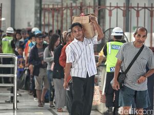 Kembali ke Jakarta Kembali ke Jakarta