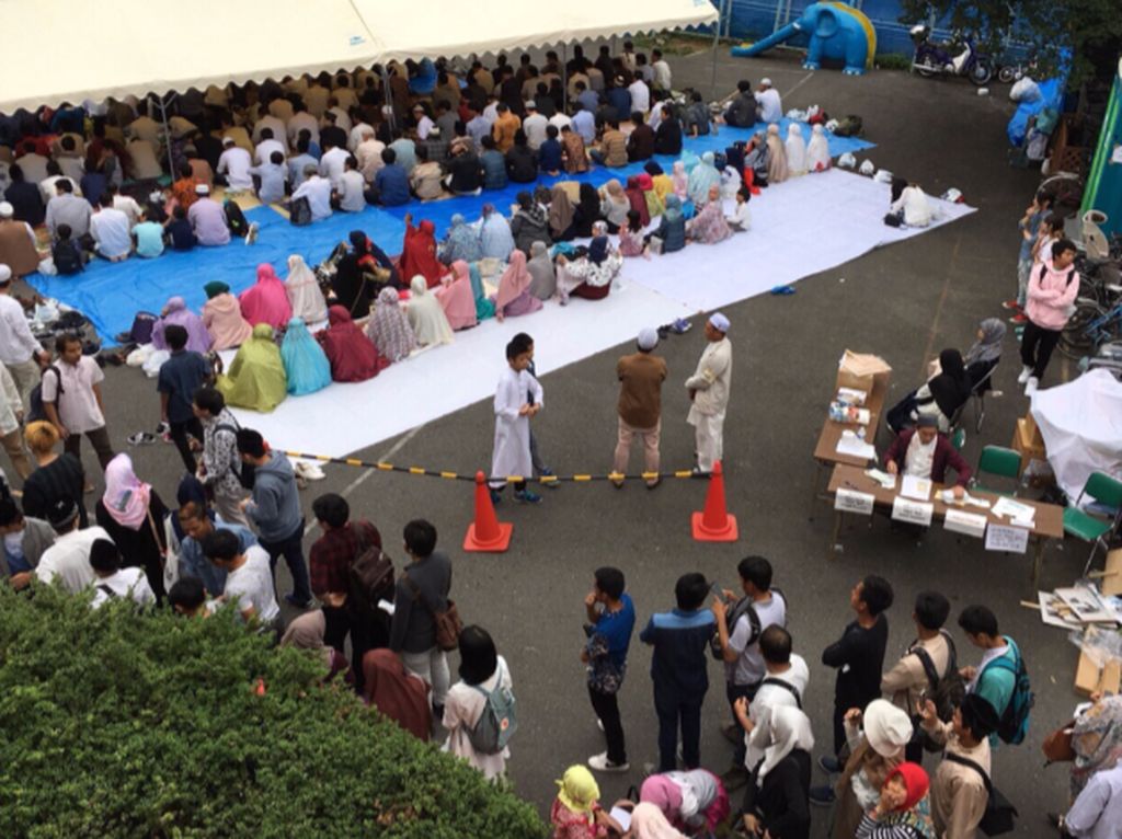 Syahdunya Idul Fitri di Cuaca Mendung Tokyo Syahdunya Idul Fitri di Cuaca Mendung Tokyo