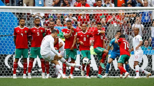 Cristiano Ronaldo gagal menggandakan keunggulan Portugal lewat tendangan bebas.