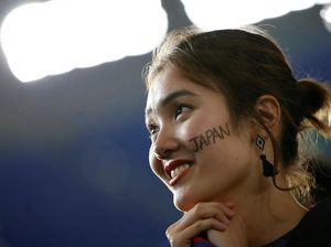 Warga Qatar Heran, Kok Fans Jepang Bersih-bersih Seisi Stadion Pildun?