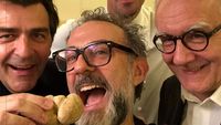 Lihat Gaya Kulineran Massimo Bottura, Chef dan Pemilik Resto Terbaik Dunia