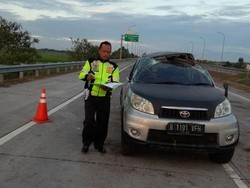 SUV Celaka di Tol JoMo Akibat Sopir Mengantuk, 1 Pemudik Tewas
