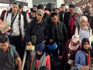 Arus Balik, 22.926 Pemudik Tiba di Stasiun Senen Arus Balik, 22.926 Pemudik Tiba di Stasiun Senen