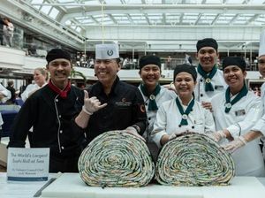 Wow! Ini Dia Sushi Roll Terbesar di Dunia Dibuat di Atas Kapal Pesiar
