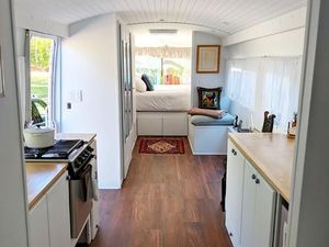 Kerennya Bus Tua yang Disulap Jadi Rumah Mewah