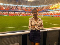 Reporter TV di Piala Dunia 2018 Ini Dicium dan Diremas Dadanya Saat Siaran Langsung