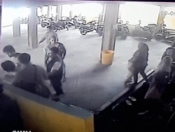 Penangkapan Terduga Teroris di Resto Bandung Terekam CCTV