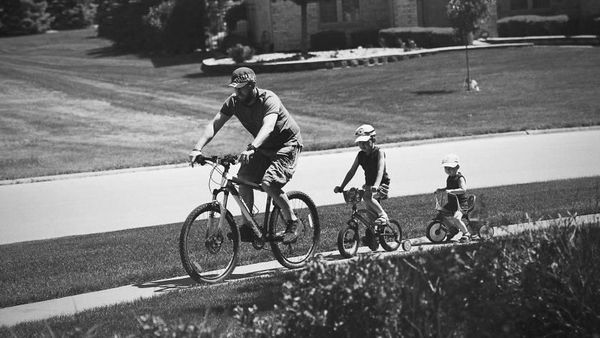 Dear Ayah, Kelak Foto Ini Akan Jadi Kenangan yang Manis Bersama Anak
