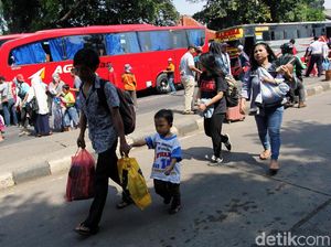 Arus Balik, 86.755 Pemudik Tiba di Terminal Kampung Rambutan Arus Balik, 86.755 Pemudik Tiba di Terminal Kampung Rambutan