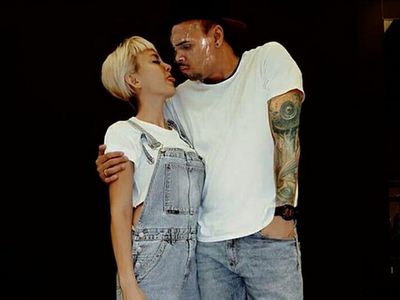 Penampakan Rumah Rp 100 M Nenek Raffi, Kemesraan Agnez Mo dan Chris Brown