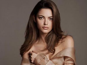 Cantiknya Demi-Leigh Nel-Peters yang Bikin Meleleh