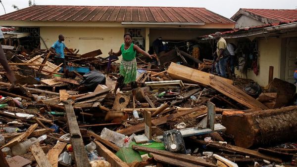 Foto: Kerusakan Akibat Banjir Bandang di Pantai Gading