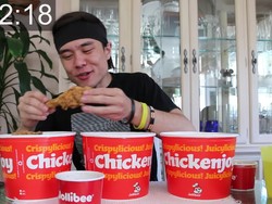 Matt Stonie Hanya Perlu 27 Menit Untuk Lahap 30 Potong Ayam Goreng!
