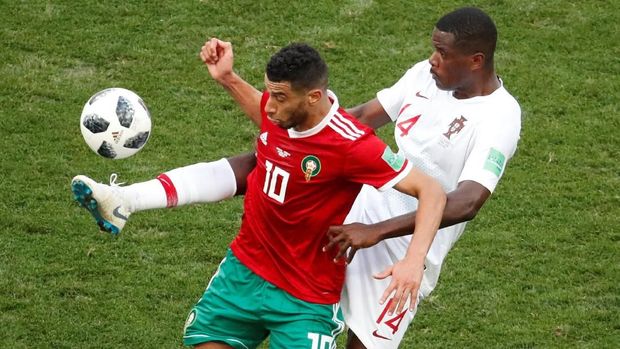 Younes Belhanda memiliki sejumlah peluang emas yang gagal berbuah gol.