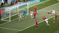 Portugal mencetak gol saat pertandingan baru berjalan empat menit. REUTERS/Christian Hartmann.