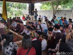 Video: Tangis Megawati di Haul Bung Karno