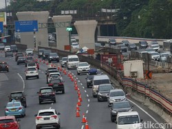 Urai Macet, Contraflow Diberlakukan di Tol Jagorawi Km 5-13 Arah Puncak
