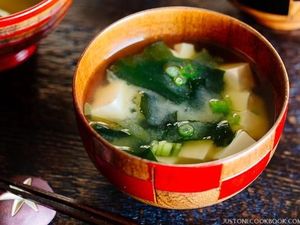 Contek Yuk! Pola Makan Orang Jepang Agar Bebas Stress dan Langsing Contek Yuk! Pola Makan Orang Jepang Agar Bebas Stress dan Langsing