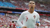 Ronaldo menentukan kemenangan Portugal dengan skor 1-0 lewat gol tunggalnya pada menit keempat. Foto: Michael Steele/Getty Images