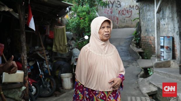 Hasimah, salah satu warga Betawi asli yang masih tinggal di kampung Kemang.