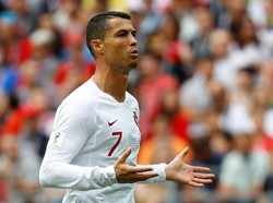 Ronaldo yang biasanya selalu klimis, kini berjenggot. Foto: Kai Pfaffenbach/Reuters