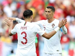 Dengan koleksi empat gol, Ronaldo kini menjadi top skorer sementara di Piala Dunia 2018. Foto: Carl Recine/Reuters