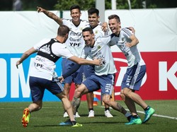 Berkaca dari hasil imbang dengan Islandia, Sampaoli akan memanfaatkan Messi semaksimal mungkin. Sampaoli juga meningkatkan kesolidan tim nya untuk membangun serangan yang lancar dan maksimal.