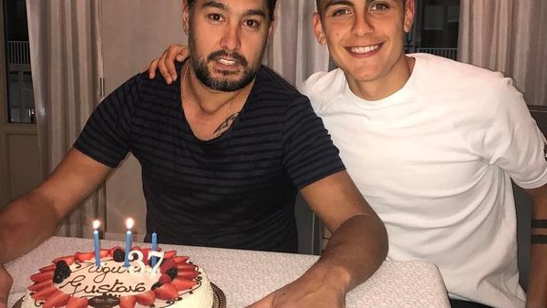 Si Tampan Paulo Dybala dari Argentina Hobi Makan Bareng Teman & Keluarga