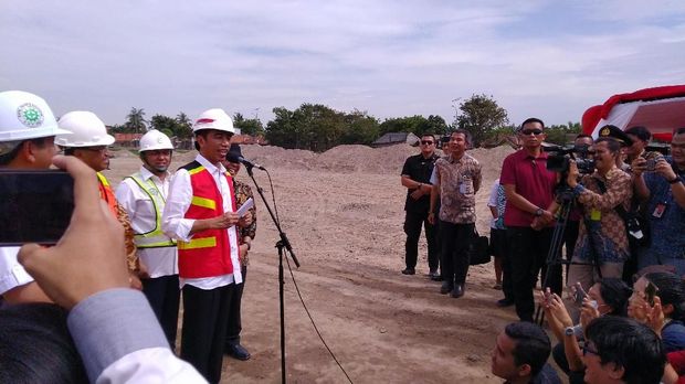 Jokowi Tinjau Pembangunan Runway 3 Bandara Soetta  Loker 