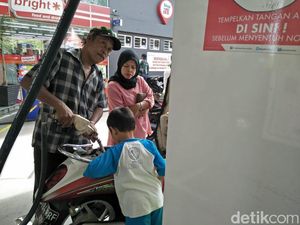 Kronologi Pengumuman Harga Premium Naik yang Kemudian Ditunda Kronologi Pengumuman Harga Premium Naik yang Kemudian Ditunda