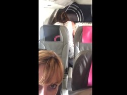 Parah, Sepasang Penumpang Terekam Sedang Mesum di Pesawat