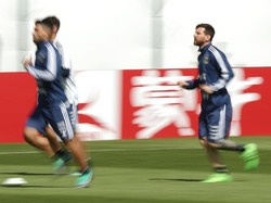 Latihan Timnas Argentina berlangsung tertutup. Wartawan boleh meliput, tapi hanya pada 15 menit terakhir. Alhasil, tidak banyak yang didapat oleh pewarta karena sebagian pemain sudah meninggalkan lapangan.