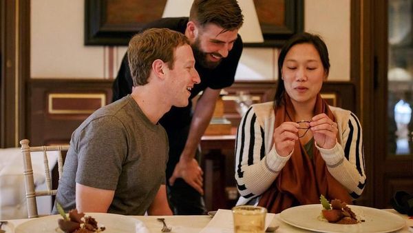 Ini Gaya Gerard Pique Saat Makan Bareng Mark Zuckerberg hingga Shakira