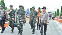 Foto: Tragedi Danau Toba, Panglima TNI-Kapolri Cek Kelaikan Kapal