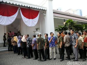 1.081 PNS DKI Telat di Hari Pertama Masuk Kerja 1.081 PNS DKI Telat di Hari Pertama Masuk Kerja