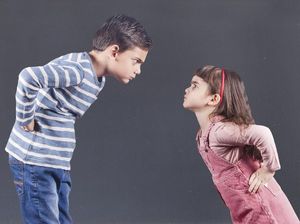 Penyebab Ada Kakak dan Adik yang Sering Banget Nggak Akur