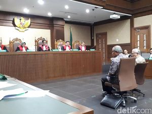 Eks Pejabat BI Dicecar Jaksa KPK soal Alasan Alirkan BLBI ke BDNI Eks Pejabat BI Dicecar Jaksa KPK soal Alasan Alirkan BLBI ke BDNI
