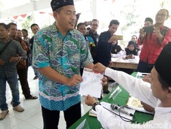 Hiii, Mantan Teroris Ini Mencak-mencak Saat Simulasi Pencoblosan