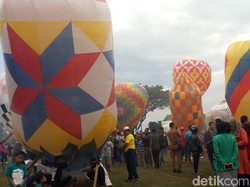 Meski Kena Tegur, Tradisi Balon Udara di Ponorogo Tetap Berjalan