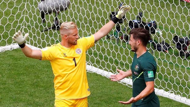 Denmark saat ini mengantongi empat poin dan butuh hasil imbang untuk lolos.