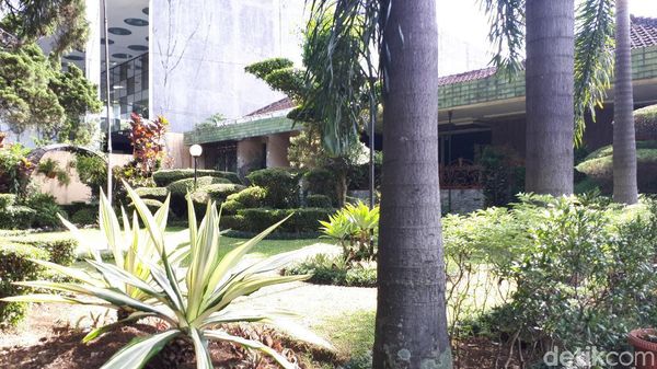 Penampakan Rumah Nenek Raffi yang Disebut Rp 100 M, Liburan Keluarga Gading