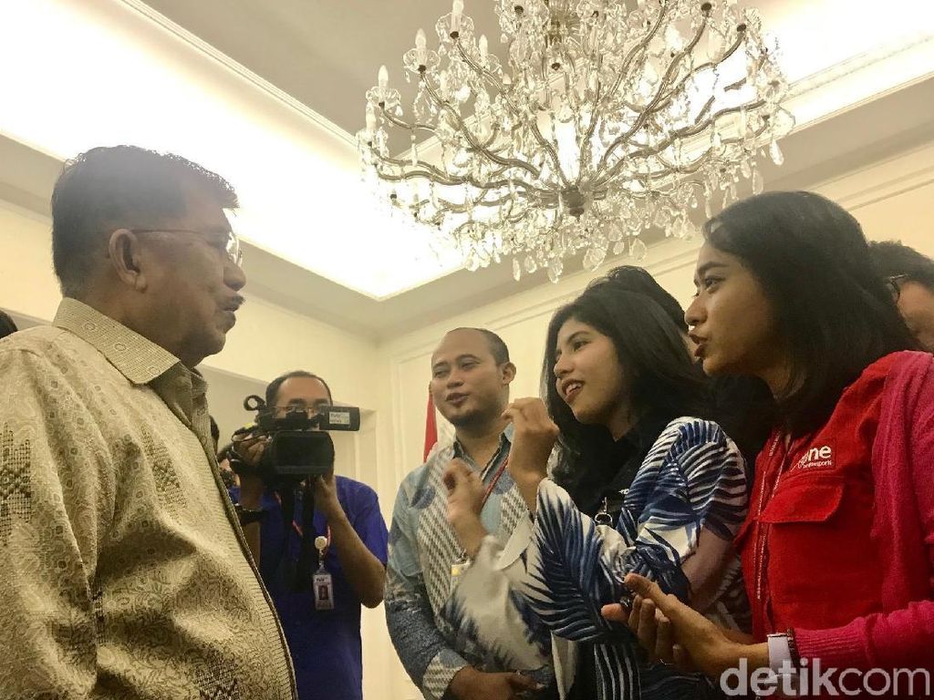 Momen JK Jadi Wartawan dan Tanya-tanya soal Mudik hingga Pilkada
