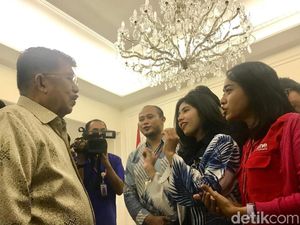 Momen JK Jadi Wartawan dan Tanya-tanya soal Mudik hingga Pilkada Momen JK Jadi Wartawan dan Tanya-tanya soal Mudik hingga Pilkada