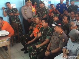 Tiba di Danau Toba, Panglima-Kapolri Langsung Rapat Pencarian Korban