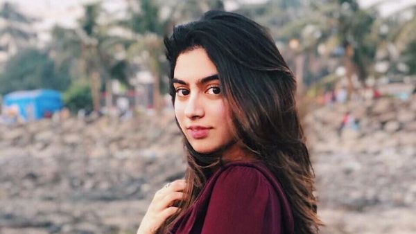 Cantiknya Janhvi, Anak Mendiang Aktris Kawakan Bollywood Sridevi Kapoor