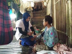 Foto-fotonya Viral di Medsos, Ini Cerita dr Amalia Mengabdi di Hutan Papua